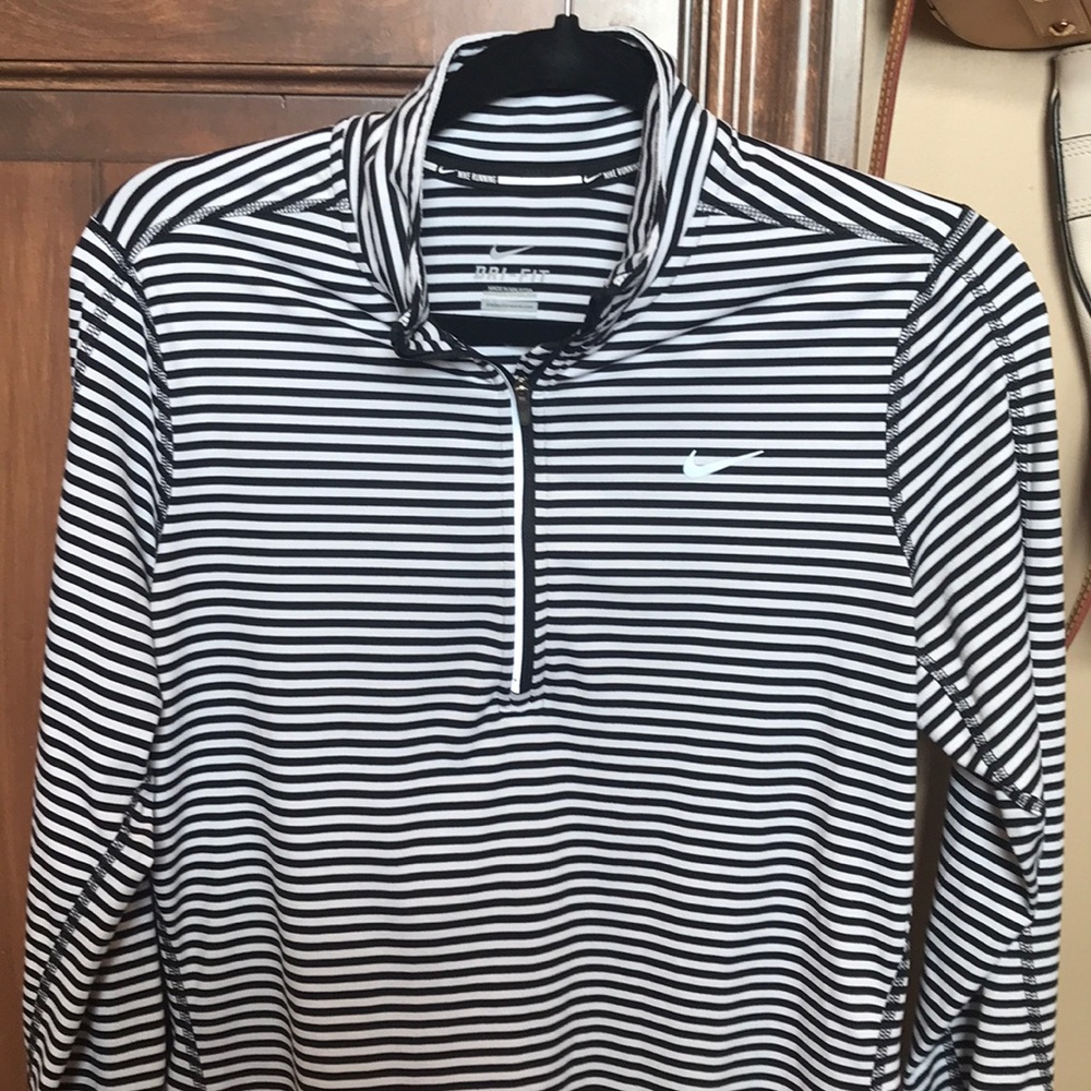 Nike Long Sleeve Pullover Sweatshirt
